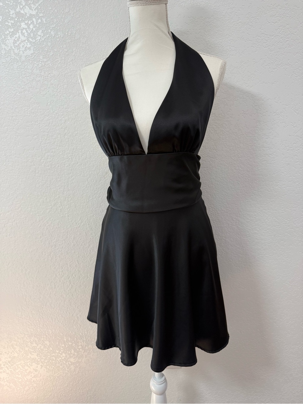 HONEY AND ROSIE M Black Solid Satin Short Dress Halter Open Back Bow Tie Lined